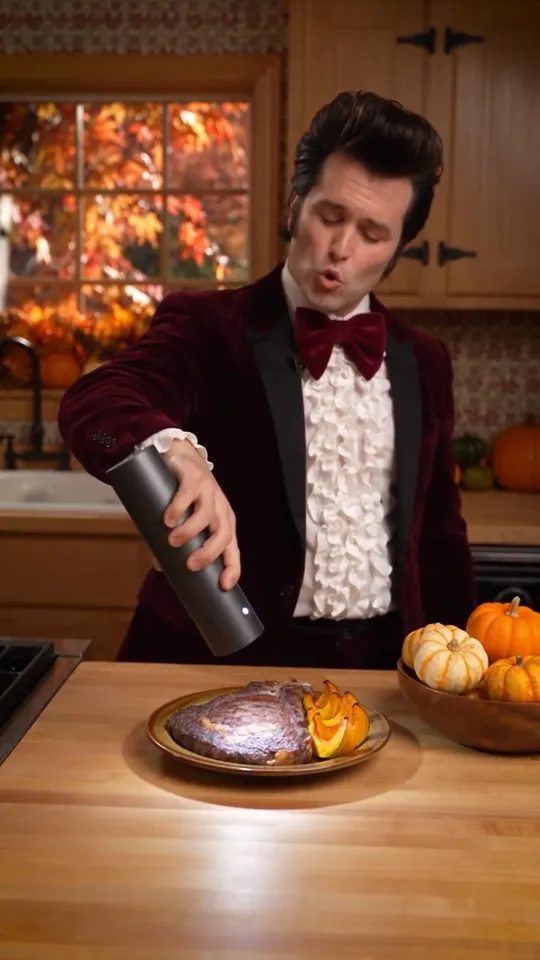 It Lights the Way, Darling: still from the episode